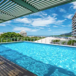 602 Harbour Lights With Ocean Views Inn Cairns