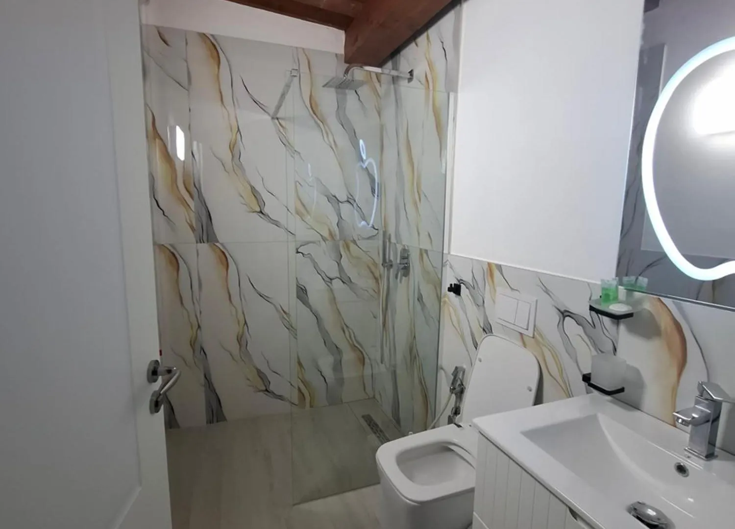 Pensionat Guesthouse Alberti Llogara Dukat